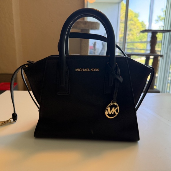 Black Small MK Purse - Picture 4 of 4